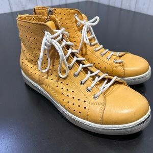 Andrea Conti Yellow Soft Leather High Top Sneakers EU 37 Side Zip Perforated